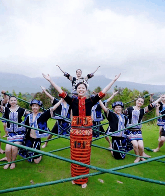 Hainan_s_Li_Ethnic_Bamboo_Dance_Gains_Cultural_Heritage_Status video poster