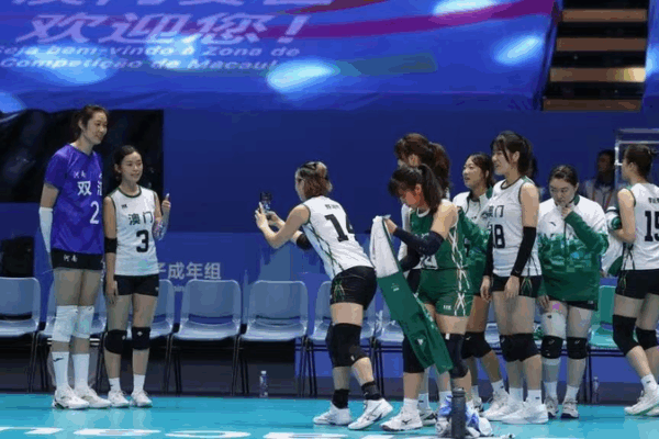 Henan_Volleyball_Extends_Win_Streak_in_Macao_as_Zhu_Ting_Rests video poster