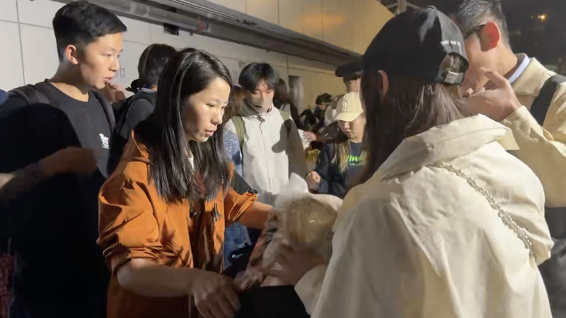 Hong_Kong_s_Deadliest_Fire_in_Decades_Sparks_Community_Solidarity video poster