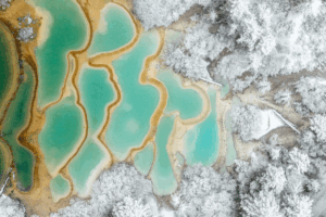 Jiuzhaigou_Transformed_into_Winter_Paradise_with_First_Snowfall