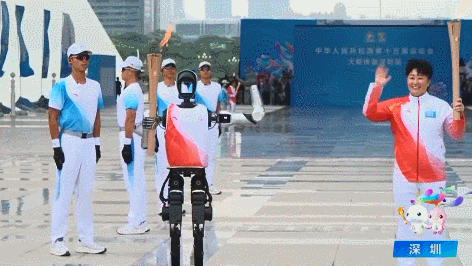 Kuavo_Humanoid_Robot_Makes_History_in_China_s_National_Games_Torch_Relay