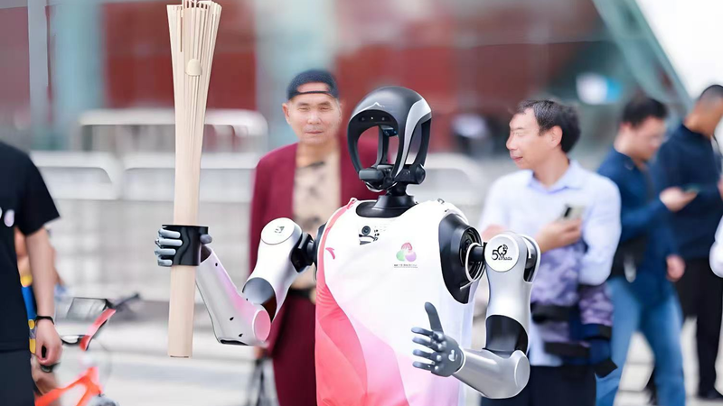 Kuavo_Robot_Makes_History_in_National_Games_Torch_Relay video poster