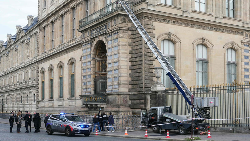 Louvre_Heist_Probe_Widens__Two_New_Suspects_Charged_in__102M_Jewelry_Theft