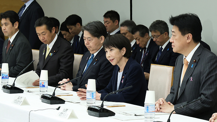 Okinawa__Nagasaki_Leaders_Oppose_PM_s_Nuclear_Policy_Shift