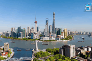 Shanghai_s_Lujiazui__Where_Finance_Meets_the_River_s_Pulse video poster