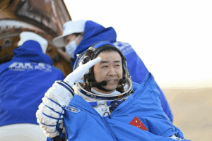 Shenzhou_20_Crew_Returns_to_Beijing_After_Successful_Mission