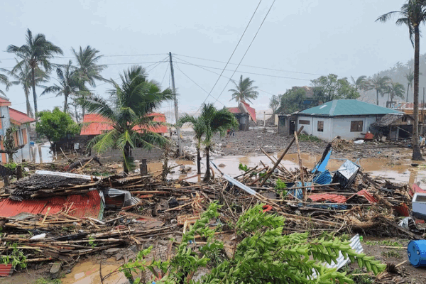Super_Typhoon_Fung_wong_Slams_Philippines__Luzon_Island