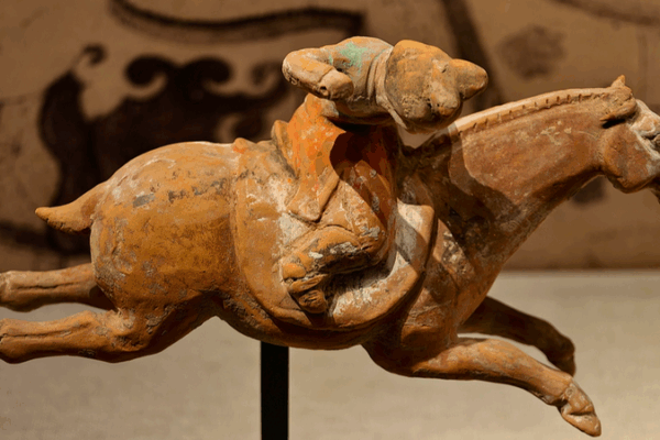 Tang_Dynasty_Horses_Gallop_into_Modern_Shenzhen_Exhibition