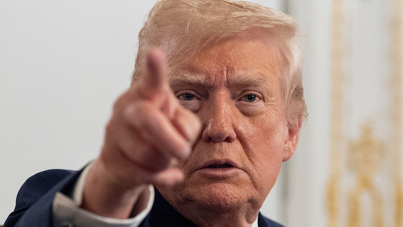 Trump_Announces_Sweeping_Migration_Pause_Targeting__Third_World_Countries__in_2025 - Khabar Asia Trump_Announces_Sweeping_Migration_Pause_Targeting__Third_World_Countries__in_2025