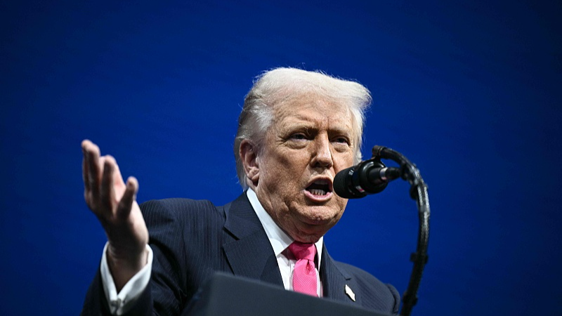 Trump_Signs_Bill_to_Release_Epstein_Files_Amid_Political_Tensions