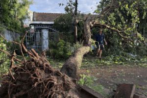 Typhoon_Kalmaegi_Claims_188_Lives_in_Philippines__Hits_Vietnam_Hard
