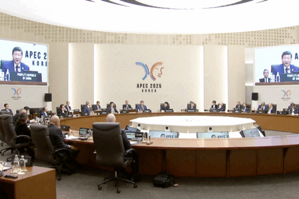 Xi Jinping Urges Collaborative Growth at APEC Leaders’ Meeting video poster