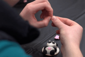 US_Students_Embrace_Chinese_Culture_Through_Hands_On_Crafts_in_DC video poster