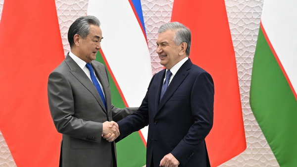 Uzbek_President__Chinese_FM_Wang_Yi_Strengthen_Strategic_Ties