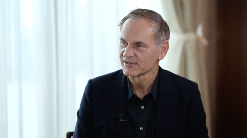 VW_CEO__China_s_EV_Market_Demands_Innovation_and_Partnership_poster - Khabar Asia VW_CEO__China_s_EV_Market_Demands_Innovation_and_Partnership video poster