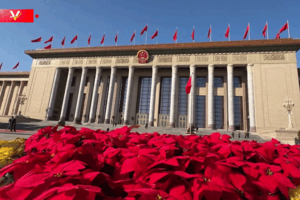 Xi_Jinping_Hosts_Thai_King_in_Beijing_to_Strengthen_Bilateral_Ties