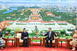 Xi_Jinping__Thai_King_Strengthen_Ties_in_Beijing_Meeting video poster