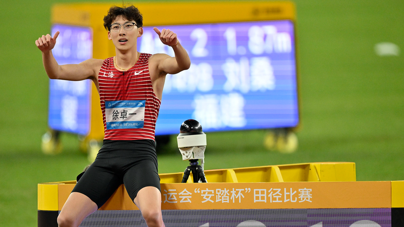 Xu_Edges_Liu_in_Thrilling_110m_Hurdles_Final_at_China_s_National_Games