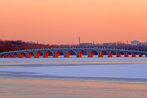 Beijing_s_Summer_Palace_Bridge_Illuminates_Winter_Solstice_2025