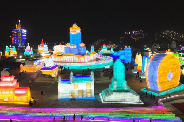 Changchun_Ice_and_Snow_World_Unveils_2025_2026_Winter_Spectacle