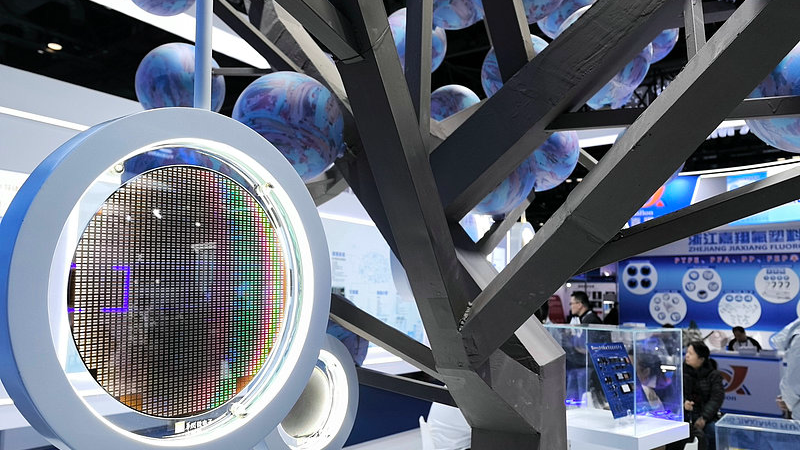 China_Condemns_U_S__Tariffs_on_Semiconductor_Sector_Ahead_of_2027_Implementation