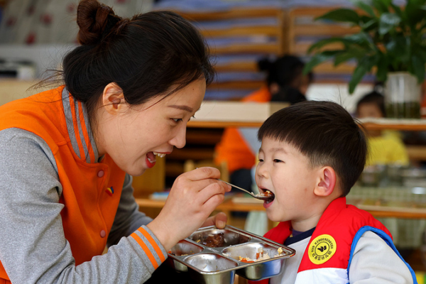 China_Proposes_Landmark_Childcare_Law_to_Boost_Birth_Rates