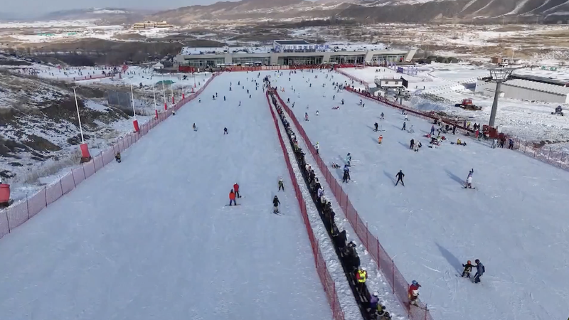 China_Surpasses_Switzerland_in_Ski_Visits_as_Winter_Tourism_Booms video poster