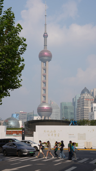 Cyberpunk_Shanghai__Where_Neon_Meets_the_Future_in_2025 video poster