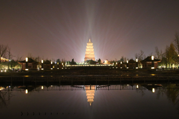 Dayan_Pagoda_Illuminates_Xi_an_as_2026_Approaches video poster