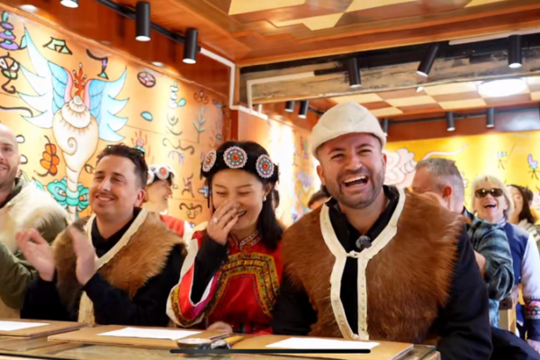 European_Delegation_Uncovers_Ancient_Paper_Craft_in_Yunnan video poster