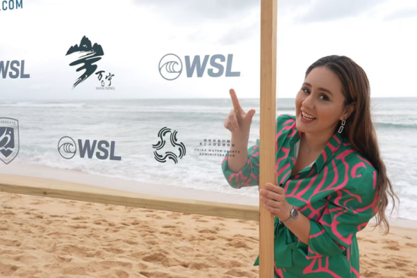 Hainan_s_Surfing_Boom__Where_Culture_Meets_Commerce_in_2025 video poster