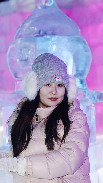 Harbin_s_Ice_Castle_Emerges_as_Winter_Wonderland_Photo_Sensation_in_2025 video poster