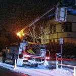 Heavy_Snow_Paralyzes_NYC__1_700__Flights_Canceled video poster