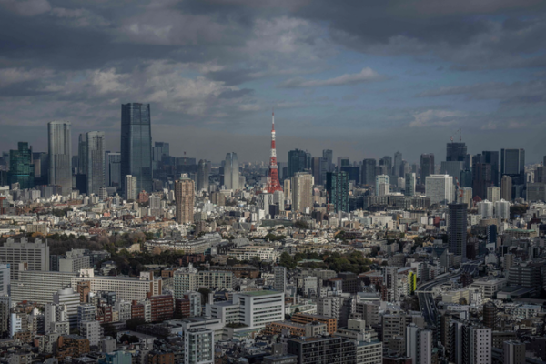 Japan_s_Economic_Crossroads__Policy_Divergence_Tests_Recovery