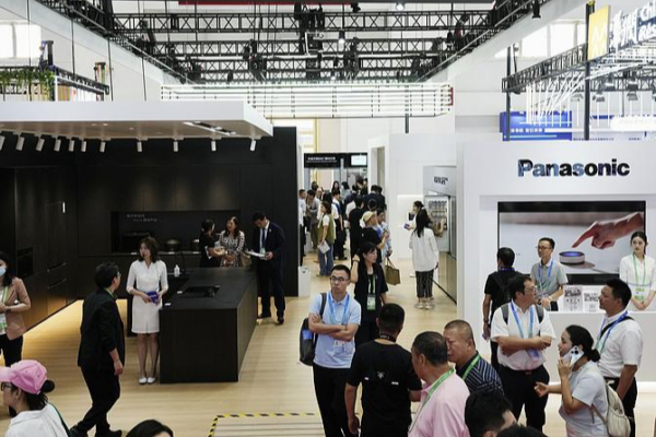 Japanese_Firms_in_China_Navigate_Geopolitical_and_Market_Shifts