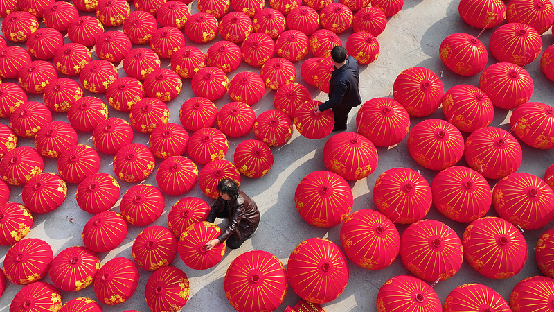 Shanxi_Lantern_Craftsmanship_Illuminates_Festive_Traditions_and_Local_Economy