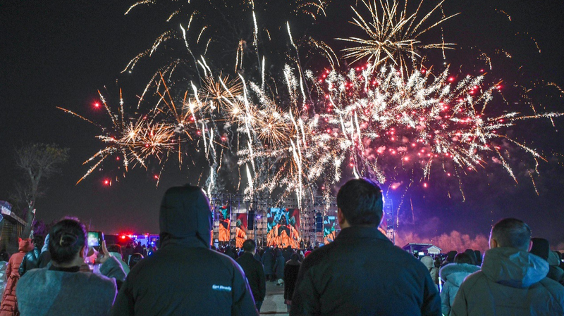 Shanxi_Revives_Fireworks_Tradition_with_Balanced_Governance_Approach