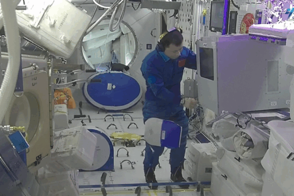 Shenzhou_20_to_Return_Uncrewed_After_Space_Debris_Impact