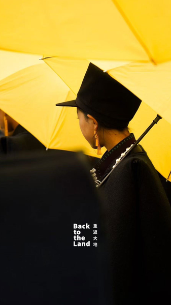 Vibrant_Threads_of_Tradition__Yi_Fashion_Takes_Center_Stage_in_2025 video poster