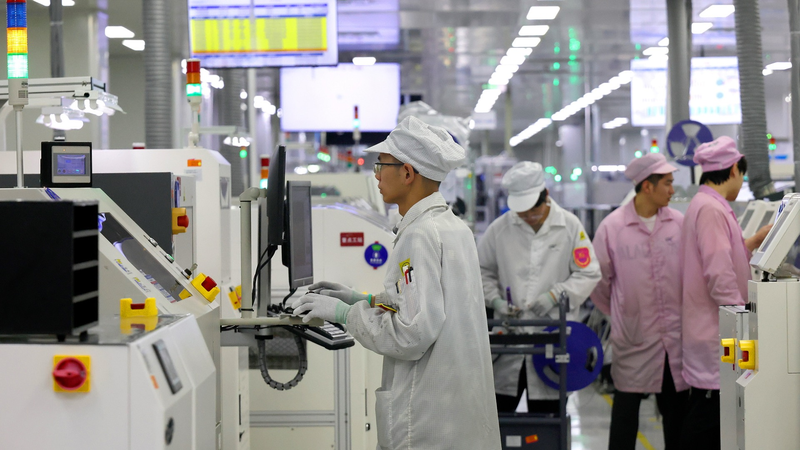 Xi_Jinping_Praises_Public_Contributions_in_2026_New_Year_Address video poster