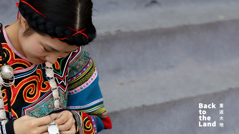 Yi_Silver_Ornaments__Cultural_Legacy_Shines_in_Modern_Asia - Khabar Asia Yi_Silver_Ornaments__Cultural_Legacy_Shines_in_Modern_Asia