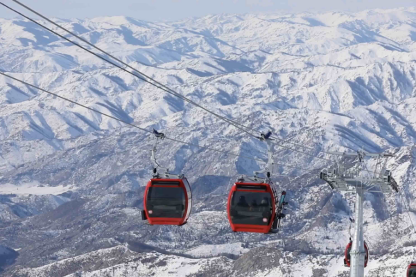 Altay_Aims_for_Global_Ski_Dominance_with_Winter_Tourism_Surge video poster