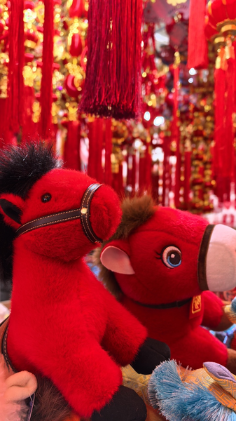 Beijing_s_New_Year_Fair_Blends_Tradition_and_Global_Flavors_for_2026_Celebrations video poster