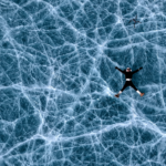 Blue_Ice_Wonder_Draws_Winter_Travelers_to_Tibet_s_Qiongmu_Gonga