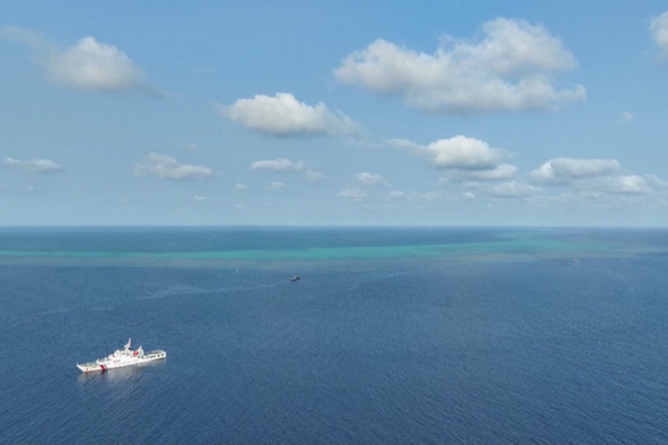 China_Coast_Guard_Rescues_21_Philippine_Crew_Near_Huangyan_Dao