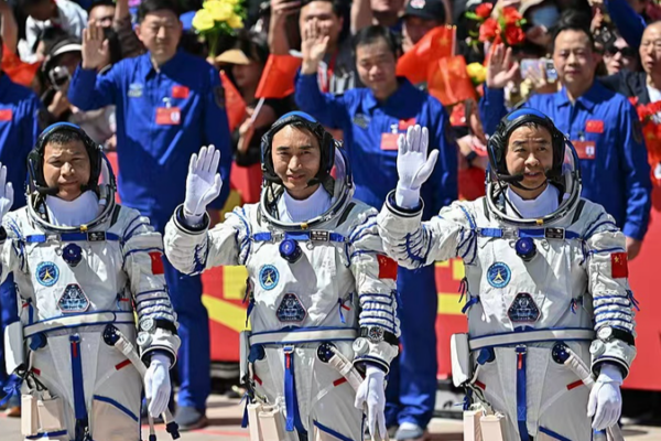 China_Honors_Shenzhou_20_Astronauts_for_Record_Breaking_Space_Mission