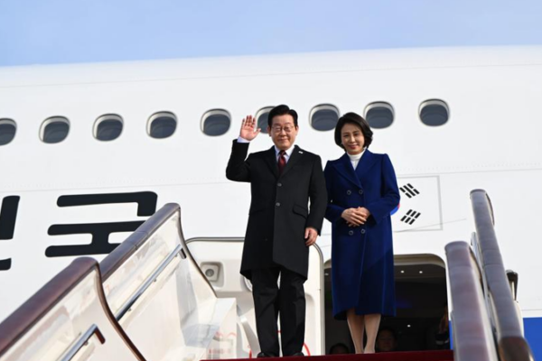 China_ROK_Relations_Enter_New_Era_with_Presidential_Visit