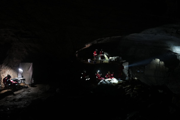 China_s_Astronauts_Hone_Space_Skills_in_Deep_Cave_Training