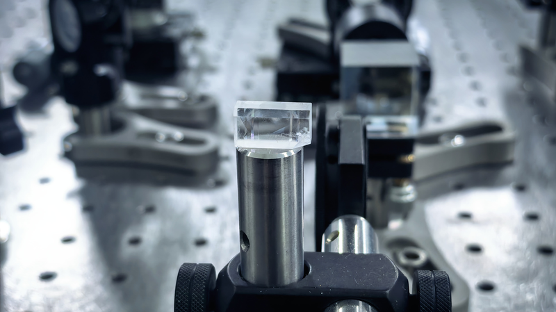 Chinese_Scientists_Pioneer_Breakthrough_in_Vacuum_UV_Laser_Technology