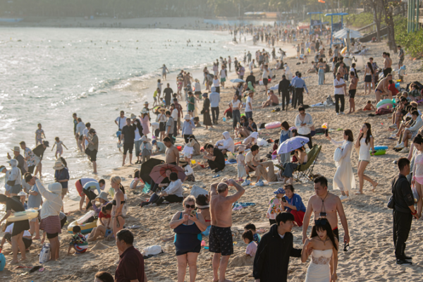 Hainan_Braces_for_Record_Spring_Festival_Travel_Amid_Customs_Reforms